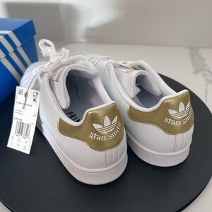 Women’s Adidas Stan Smith White with Gold Accents, Size 8, NWT